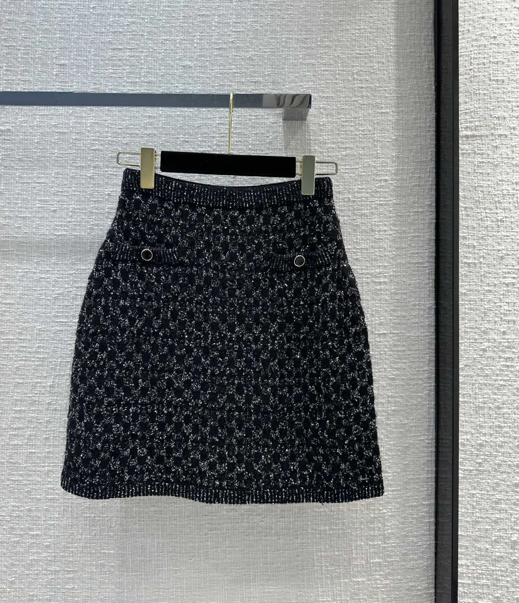 

Fine flash knitted half skirt package hip A-line version of the casual fashion versatile 2023 Summer New
