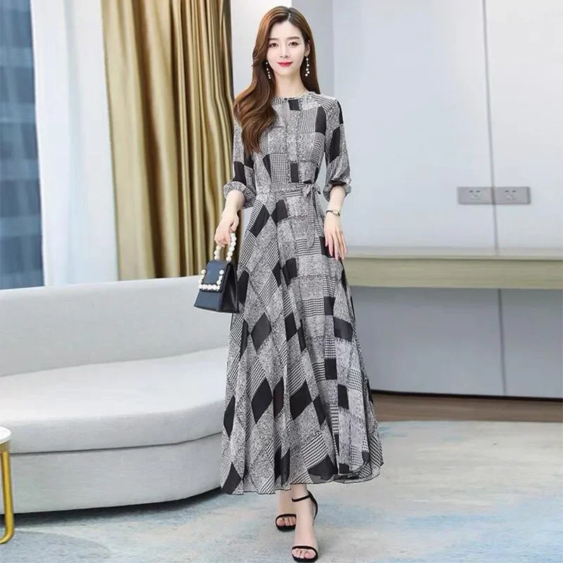 

2023 Summer New Fashionable Skin Friendly Office Lady Comfortable Basic Casual Leisure French Slim Fit Slim Female Plaid Dress