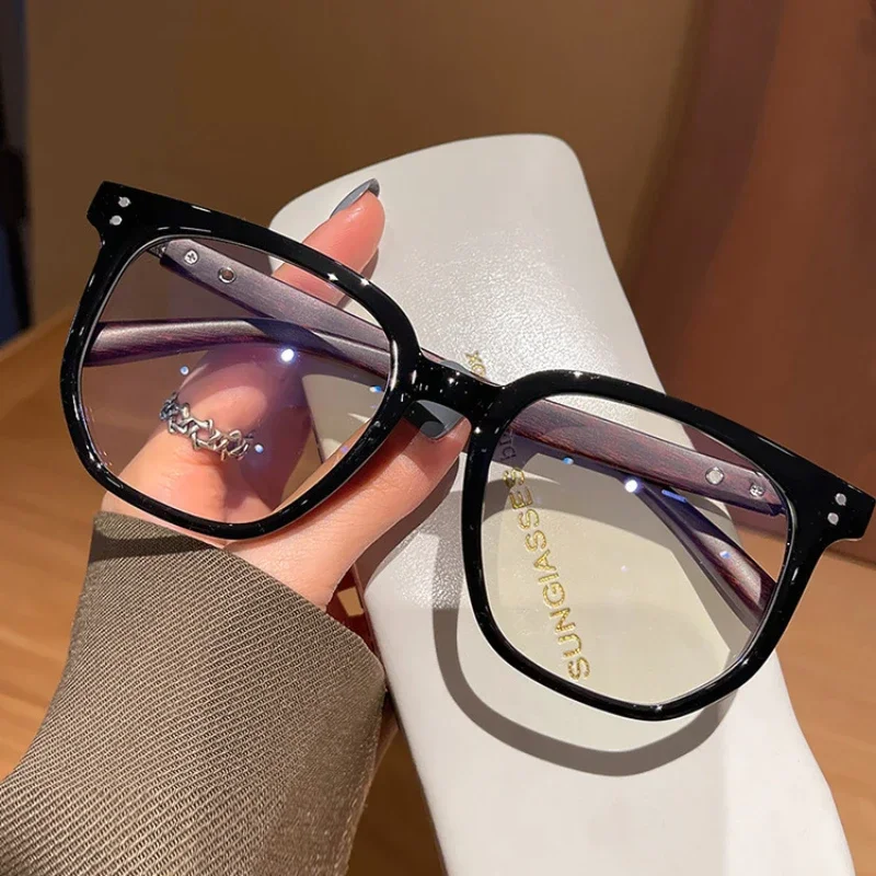Ladies Trendy Style Reading Glasses New Fashion Wooden Legs Hyperopia Blue Light Blocking Computer Glasses Prescription Eyewear 4