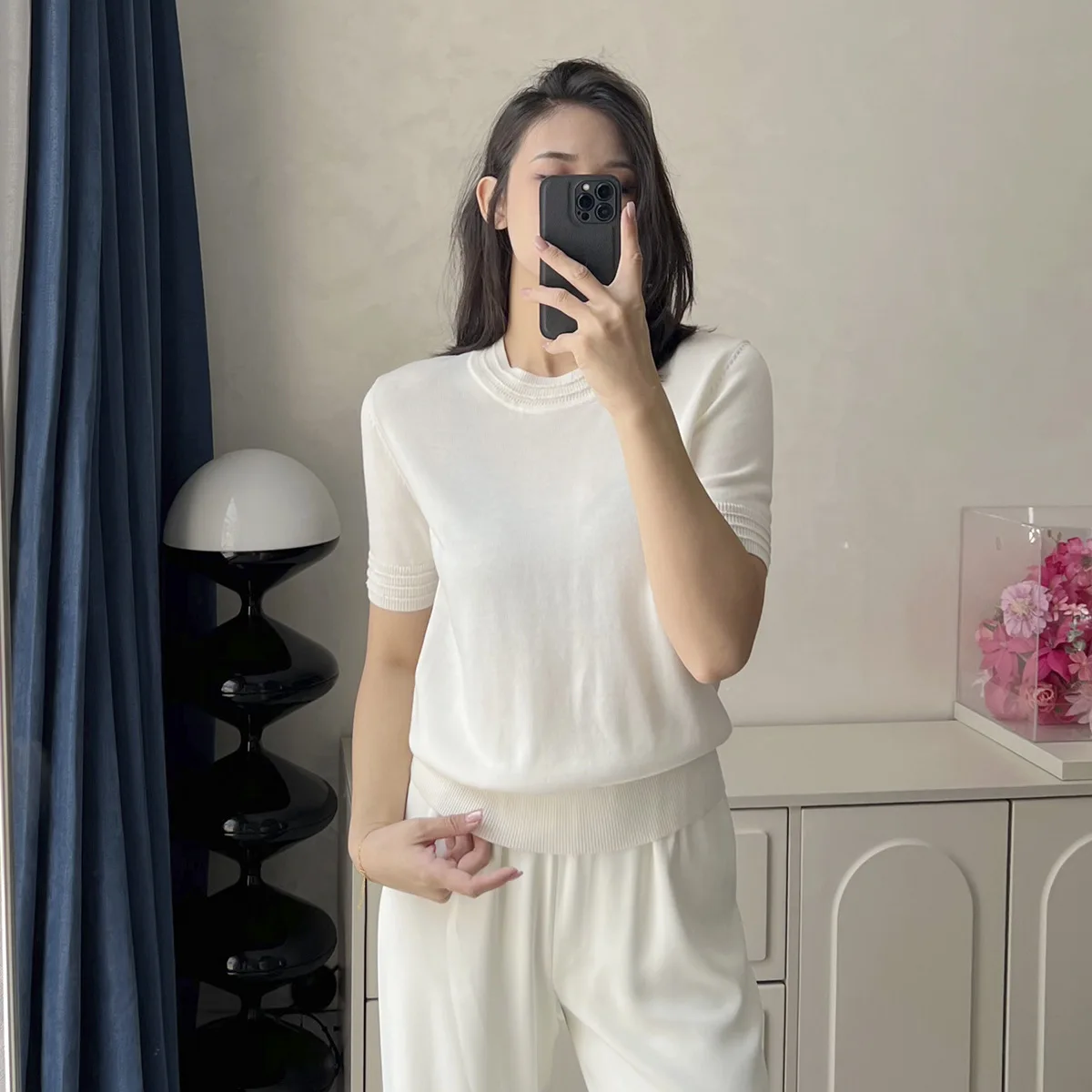 

2023 Round Neck Hollow Short-sleeved T-shirt Women's Loose Summer New Sweater Top