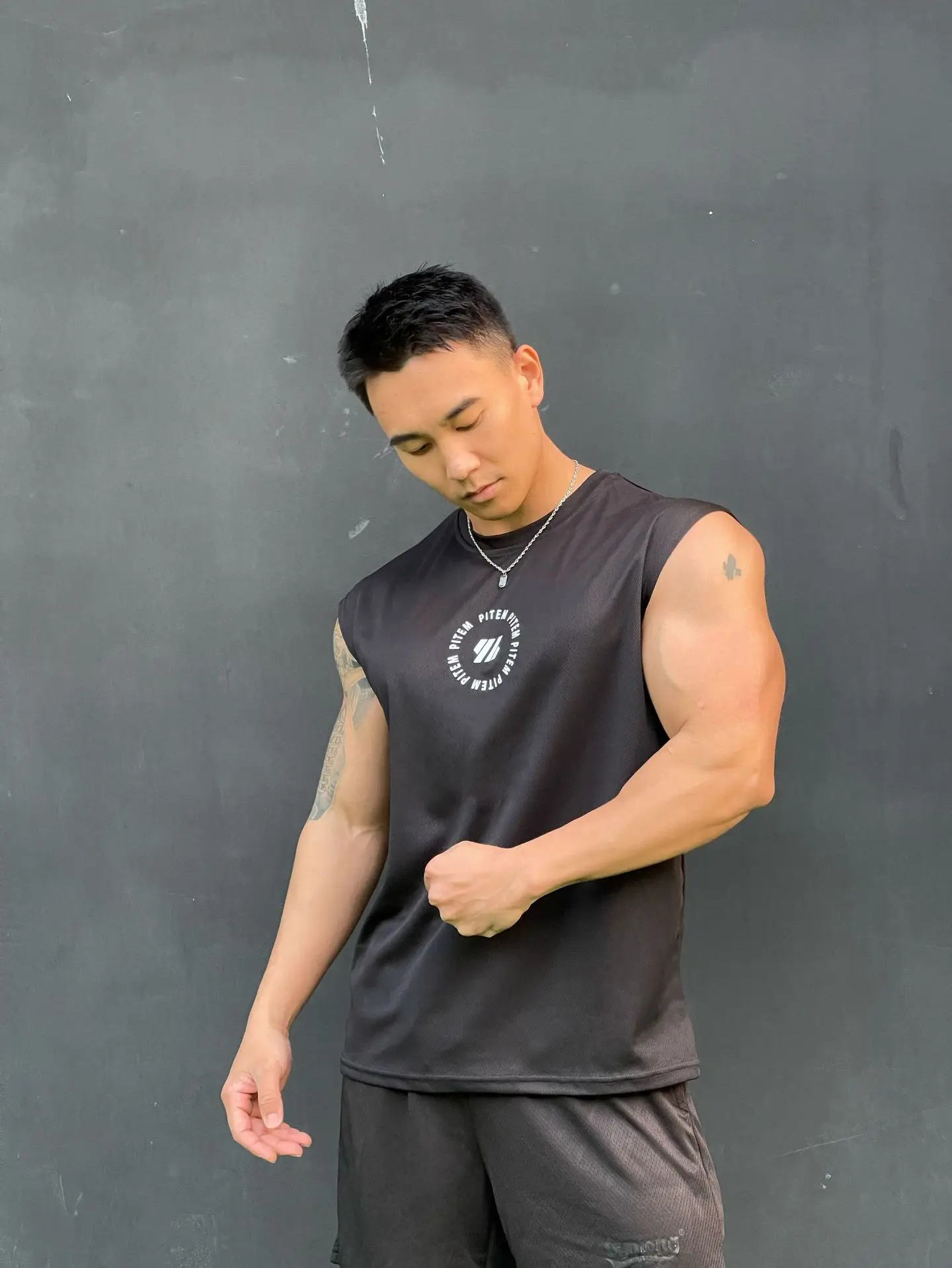 New Mens Gym Tank top Men Fitness Sleeveless Shirt Male Mesh Breathable Fitness Sports Vest Undershirt Gyms Running Vest Men S40925b32a1a744bfa58eec4edb43d1ba8