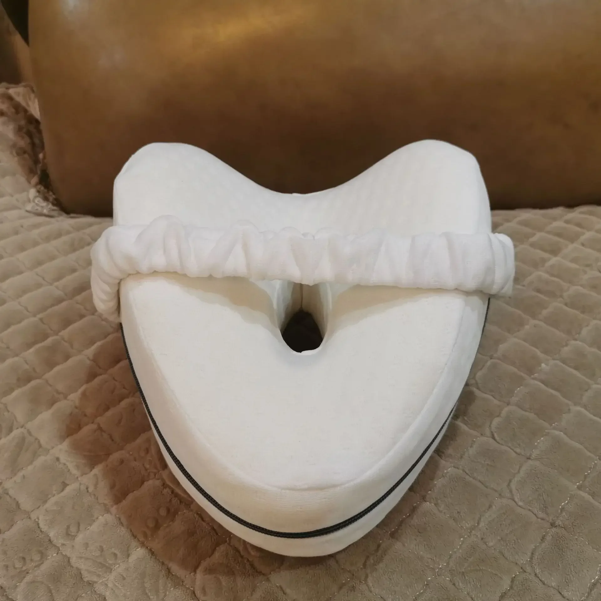 Leg Pillow Ergonomic Side Sleeping Pillows Memory Foam Knee Pillow Strap Side Sleeper Leg Support Cushion Remo 1pc leg pillow
