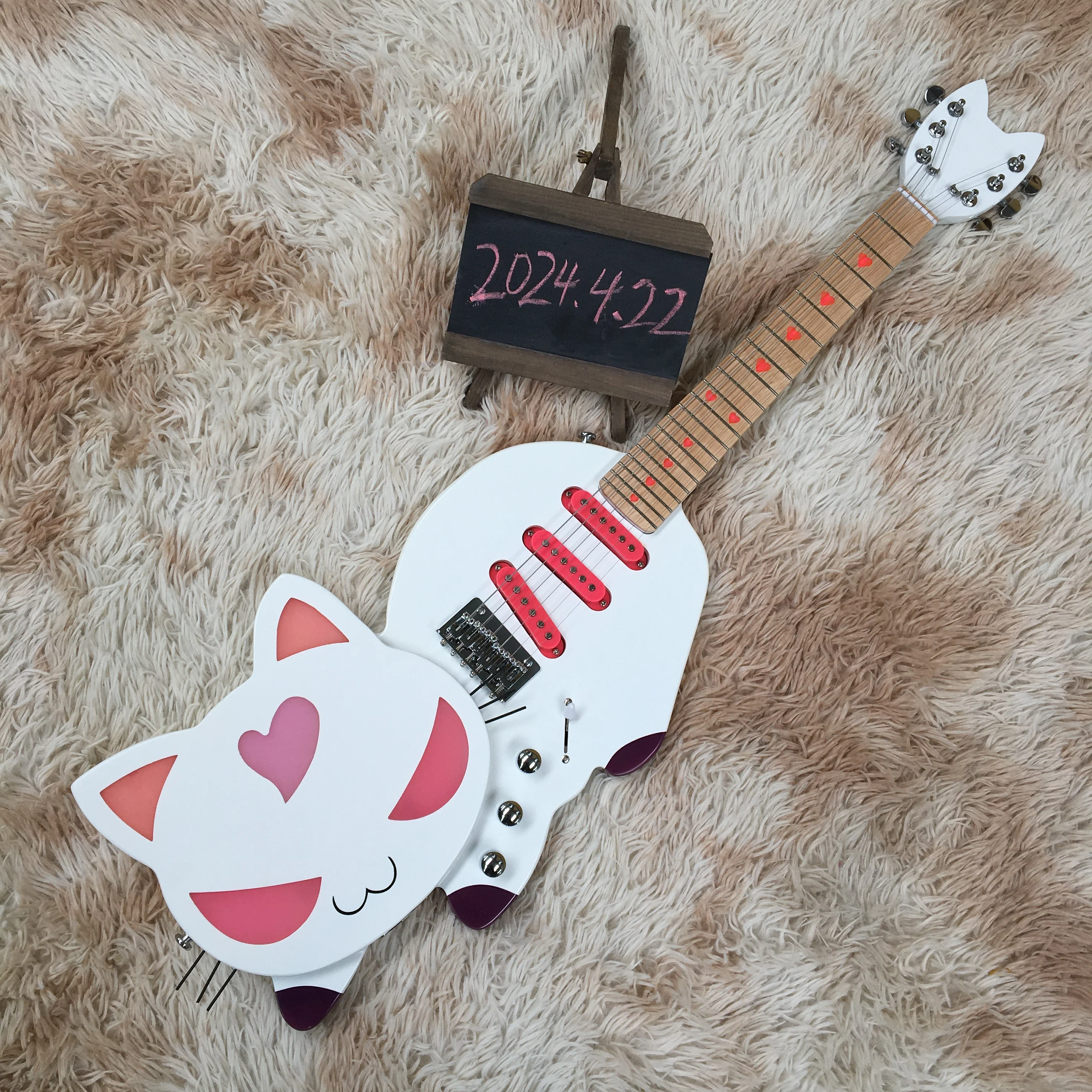 

Бесплатная доставка, пользовательские 6-струнные электрические фотообои, хромированные металлические гитары, гитары с изображением кошки, белые гитары