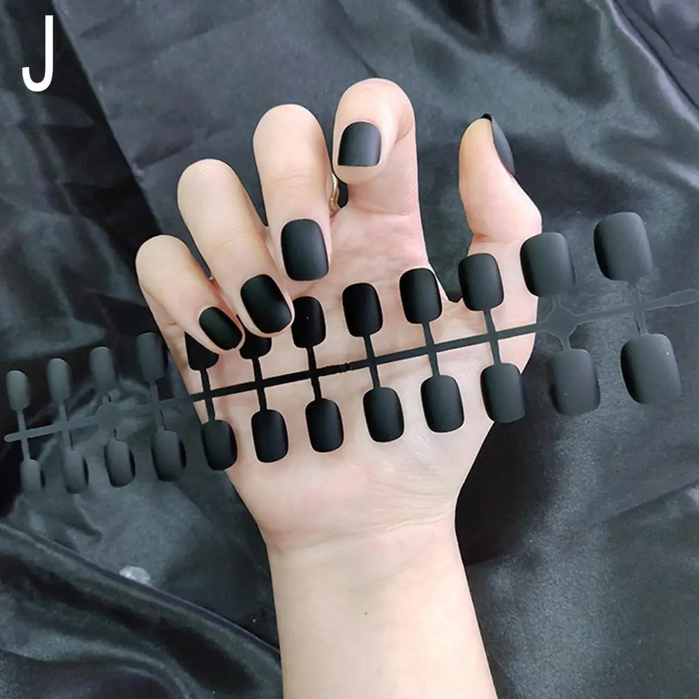 Kurze Nagels tücke einfaches stilvolles einfarbiges kurzes Nagel-Make-up, leicht zusammen zusetzen für alltägliche Maniküre – Detail 25