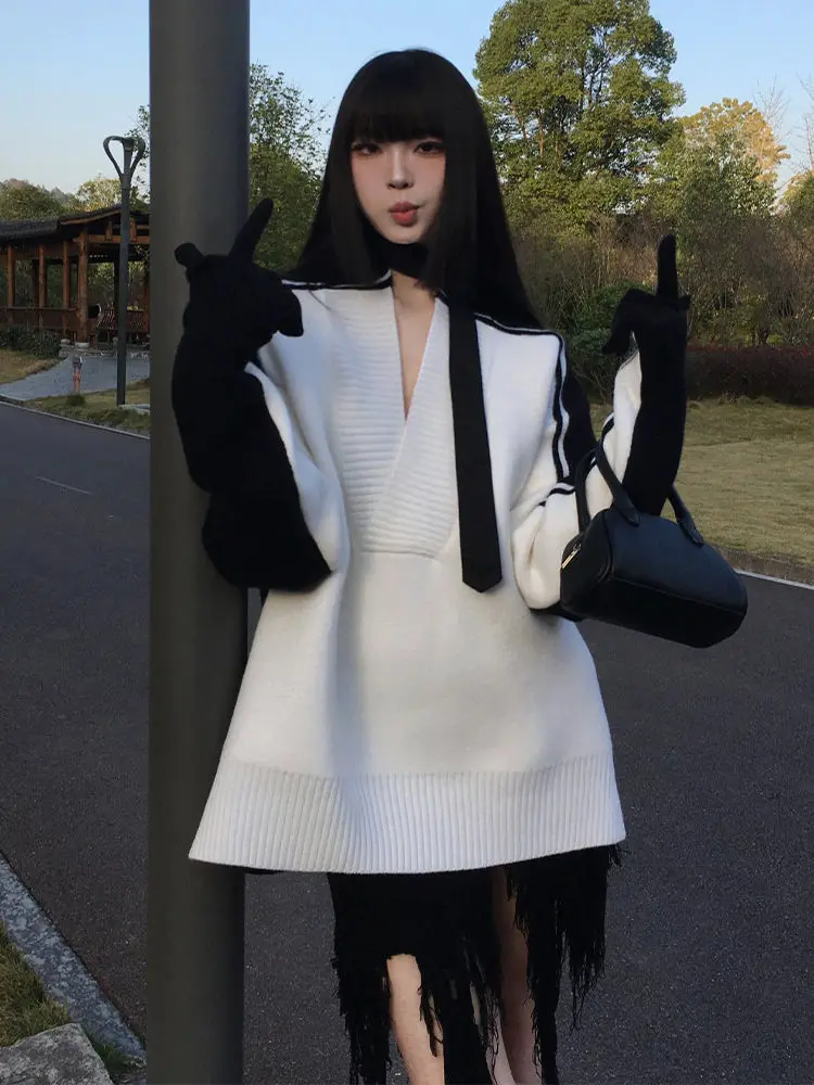 

Korean fashion sweater women streetwear black and white color collision v-neck sweatshirt spring and autumn retro loose Y2K tops