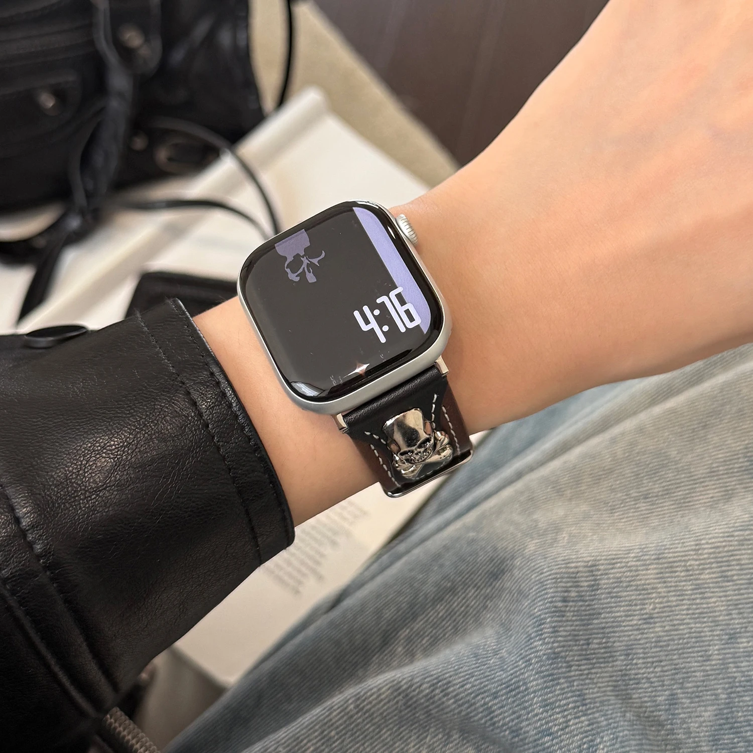 Retro-Punk-Totenkopf-Zubehör-Lederarmband für Apple Watch Ultra 49 mm S10 42/46 mm 45–38 mm Herrenarmband für iWatch Serie 9 8 7 SE 6 – Detail 35