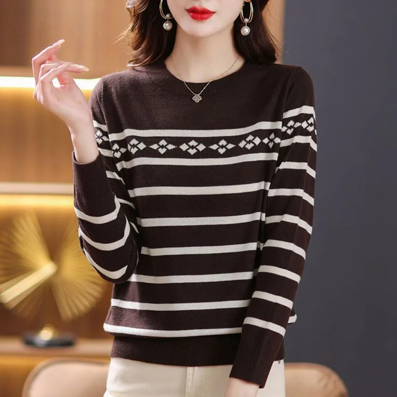 New Spring and Autumn Fashion Trend Stripe Round Neck Loose and Versatile Luxury Western Commuter Mother\'s Knitted Woolen Sweate