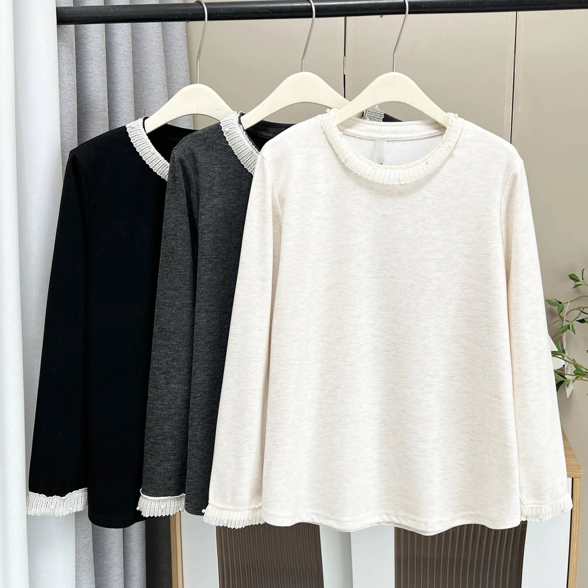 XXXXL Fashion Plus Size Women's T-Shirt 2025 autumn/winter Stylish Beaded Collar Fleece Long Sleeved Base Top 2581