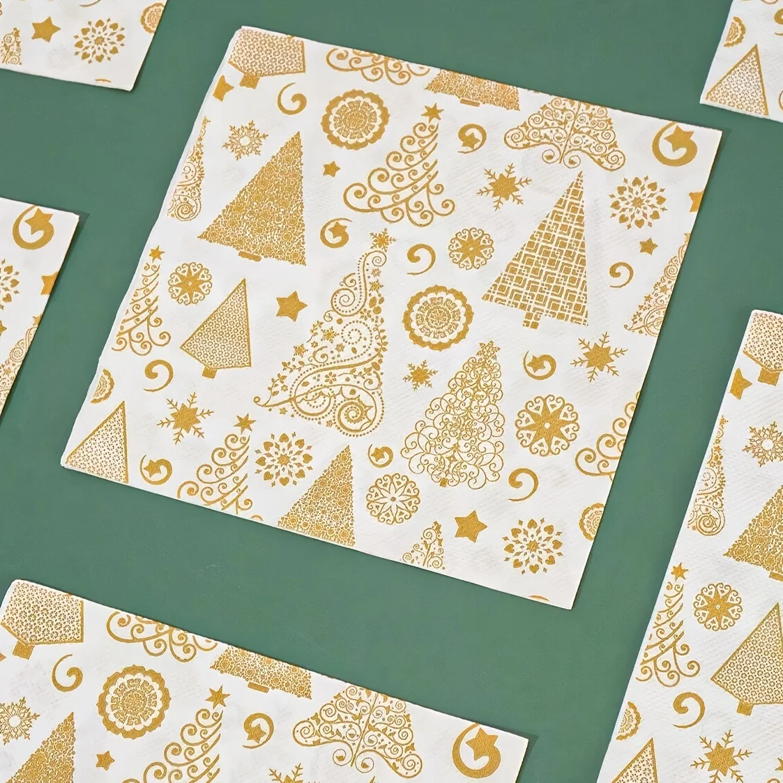 20pcs Snowflake Christmas Tree Atmosphere Napkins Disposable Napkins for Christmas Party Gatherings disposable tableware paper napkins