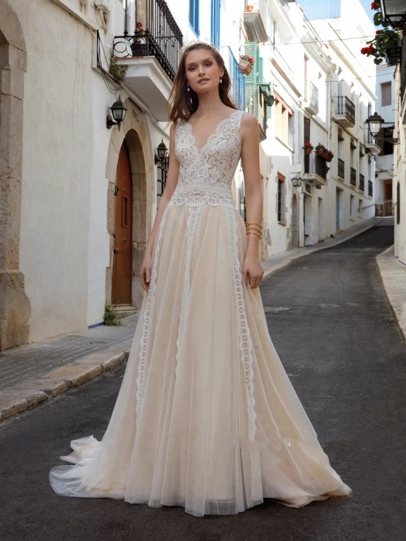 Lace Appliques Sleeveless Tulle Wedding Dresses 2022 Open Back Tulle Floor-Length Sweep Train Bride Gown Vestidos De Noiva pink wedding dress