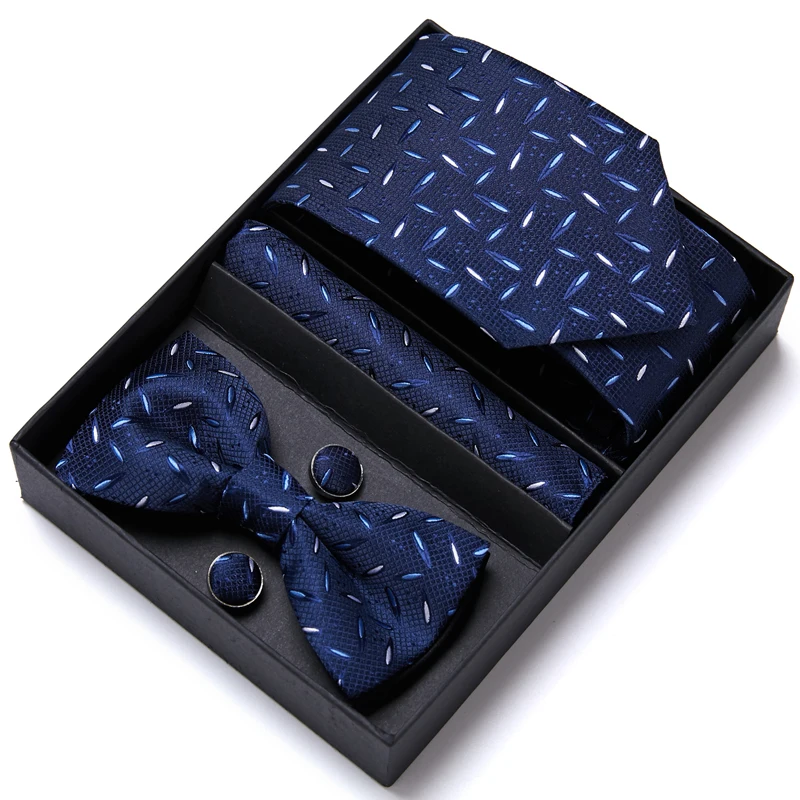 Galapakken & accessoires: o.a. smokings en rokwit | Suitable