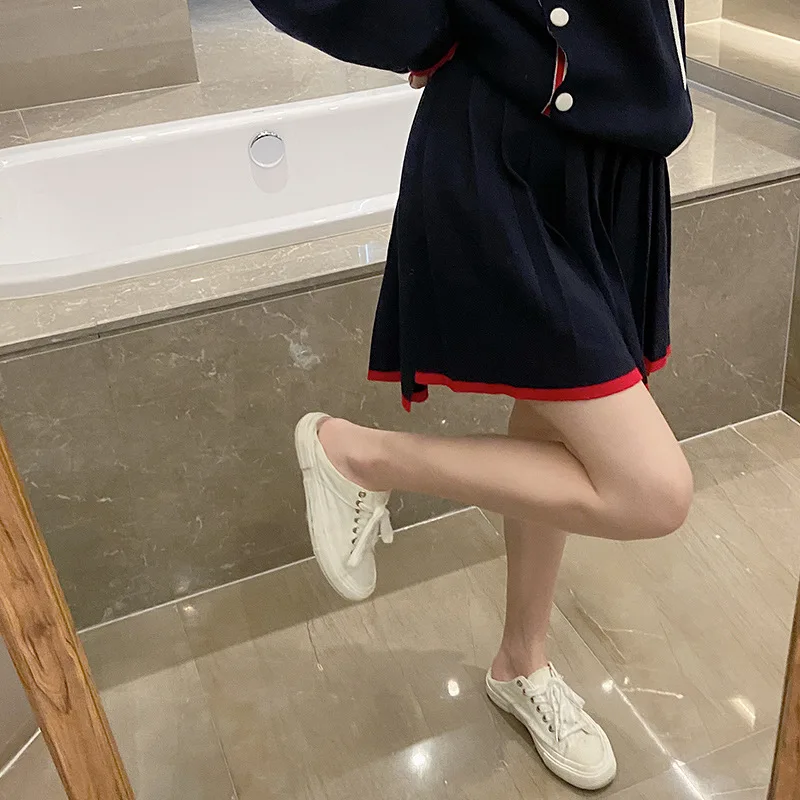 

High Quality TB Contrast Border Wool Vintage Short Pleated Grey Halfskirt Women's Fashionable Short Skirt Spring/Summer 2023 New