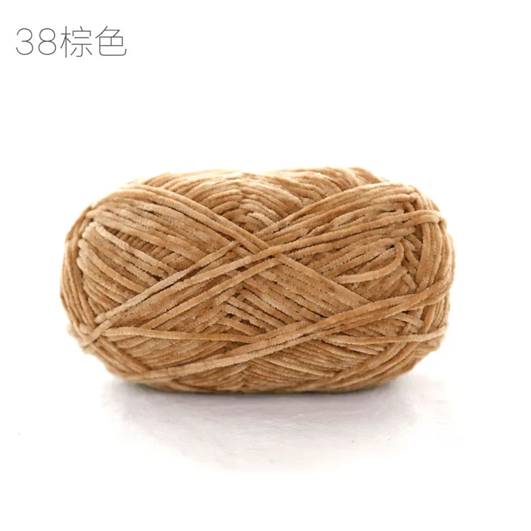 Pear Lustre Chenille Yarn - 148 Meters of Soft Pleuche Wool for Handcrafted Crochet Projects