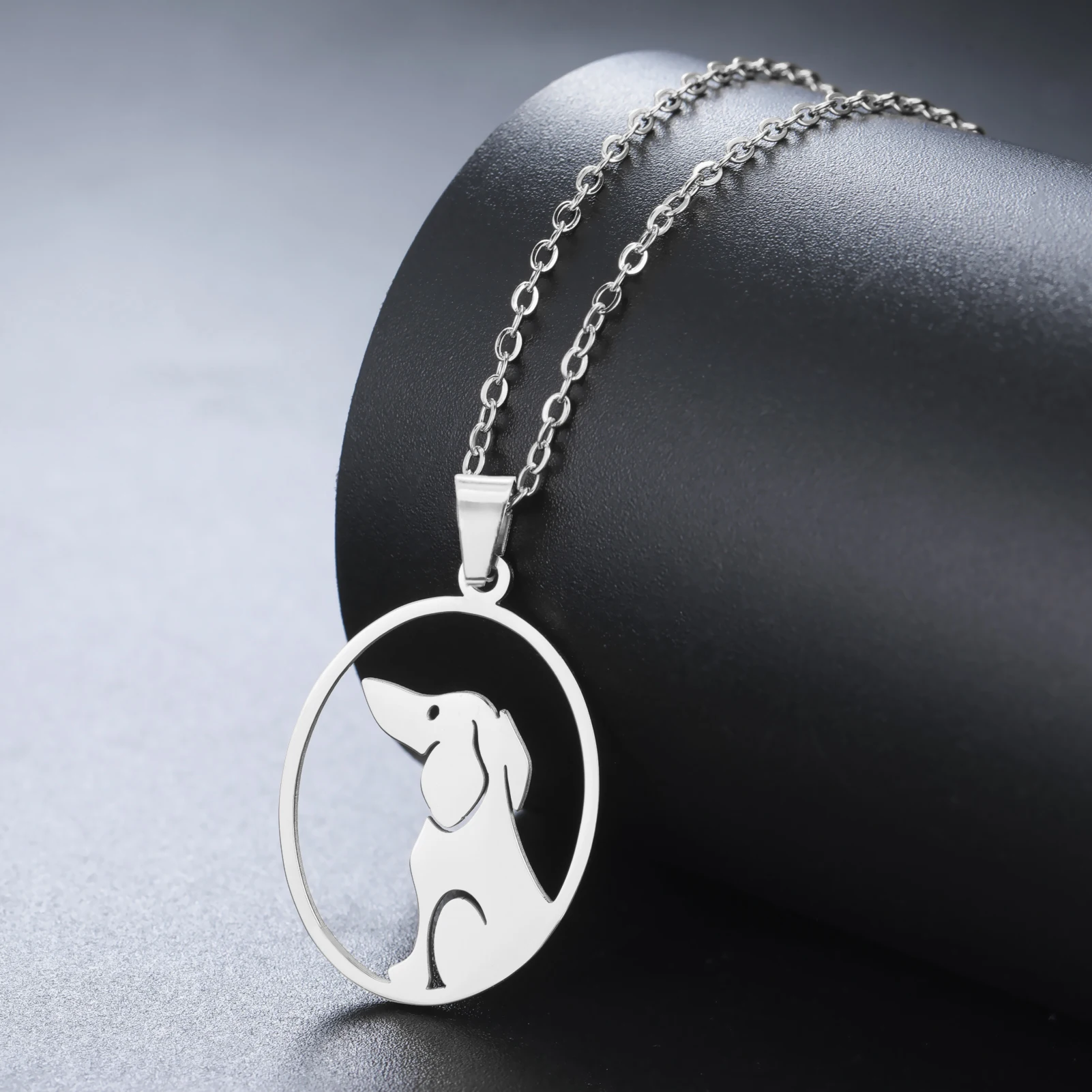 Cazador Cute Sitting Dog Pet Pendant Women's Necklace Golden