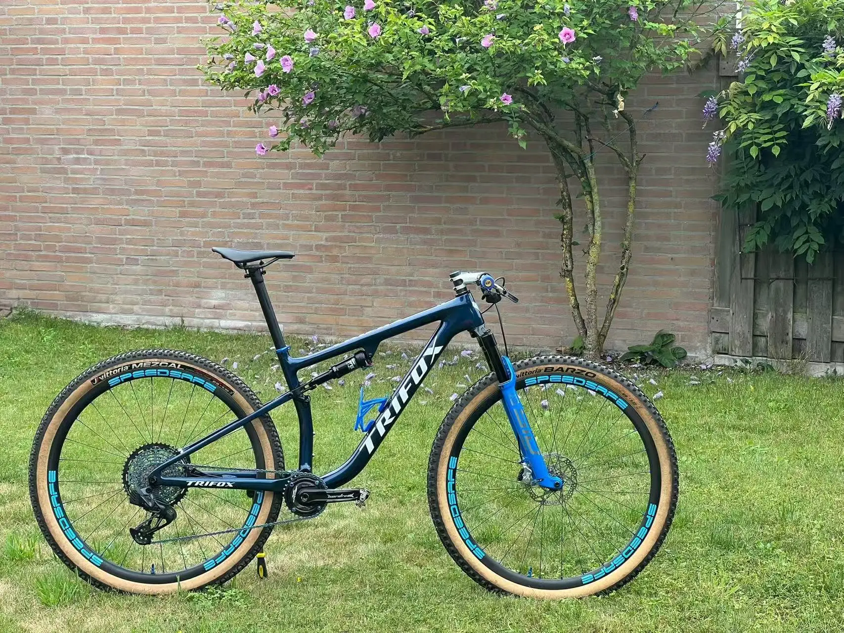 ＴＲＩ FOX カーボンフレーム 29インチ MTB TRIFOXcycling 29er LightCarbon Full Suspension XC MTB Frame