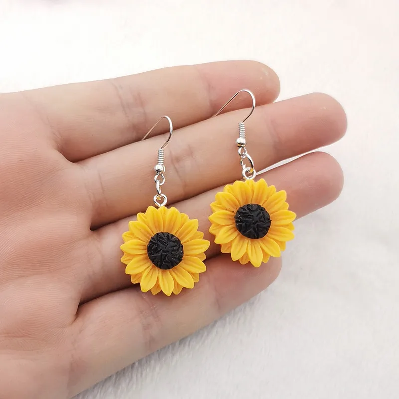 Trend Sunflower Flower Resin Earrings for Women Korean Fashion Funny Designer Earrings Elegant Unique Geometric Earring Fun flower earrings geometric earrings