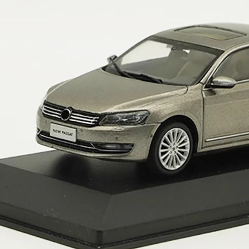 GAMA 1/43 - VW Passat Variant EUR 45,00 - FR