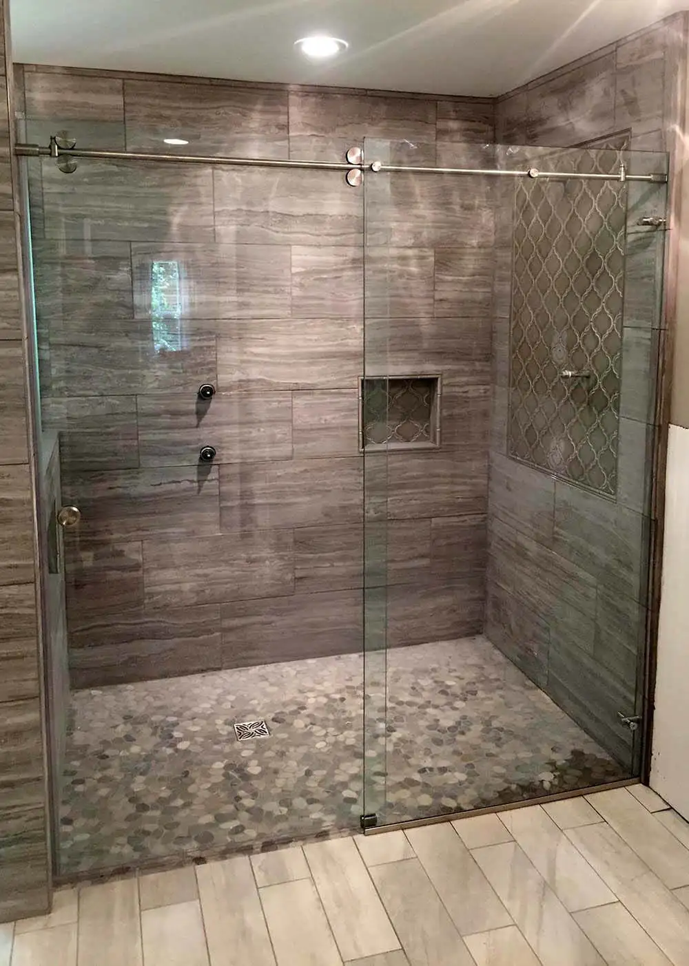 Frameless Glass Shower Room Sliding Door, Simple and Fashionable 3