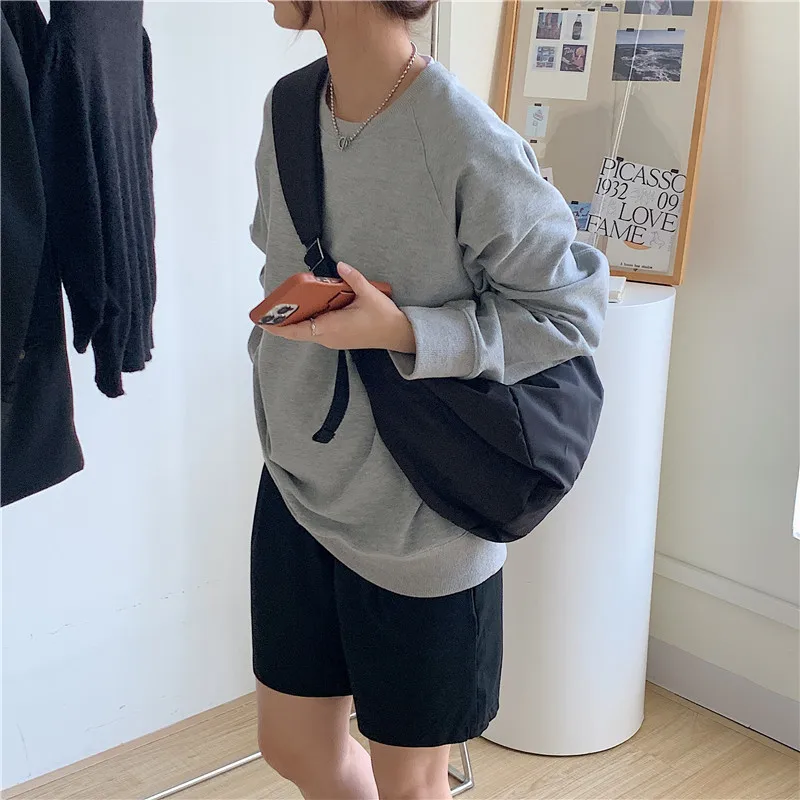 세련되고 실용적인 여성을 위한 대용량 캐주얼 나일론 숄더 백