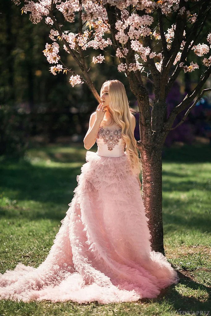 

Strapless Pink Long Evening gown Flower Tiered Ruffles Party Photography Studio Robe De Soiree 2018 mother of the bride dresses
