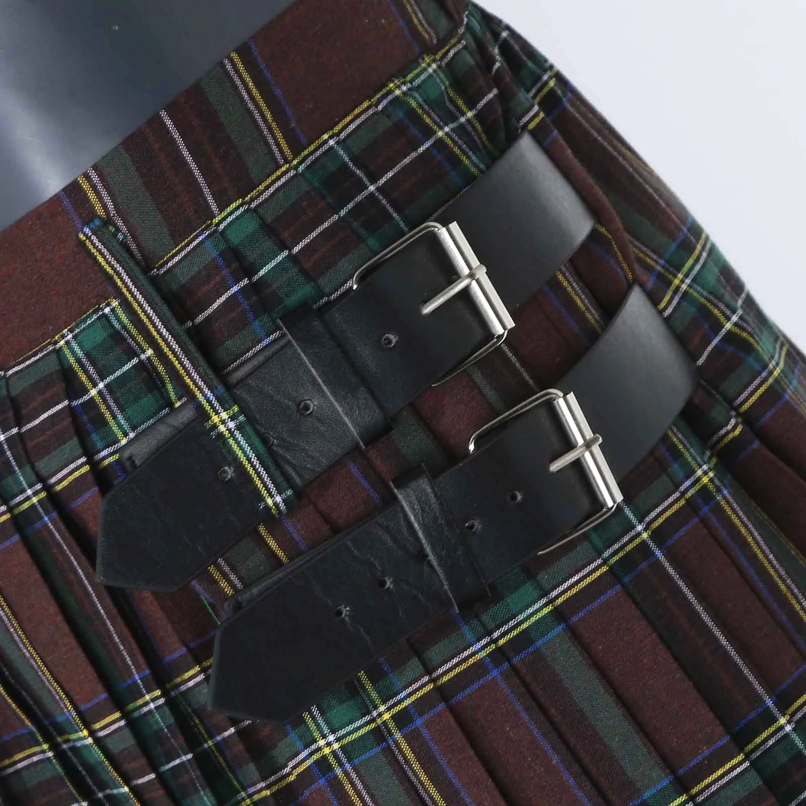 Men Scottish Festival Kilts Studded Plaid Design Rock Punk Halloween Carnival Modern Pleated Skirt
