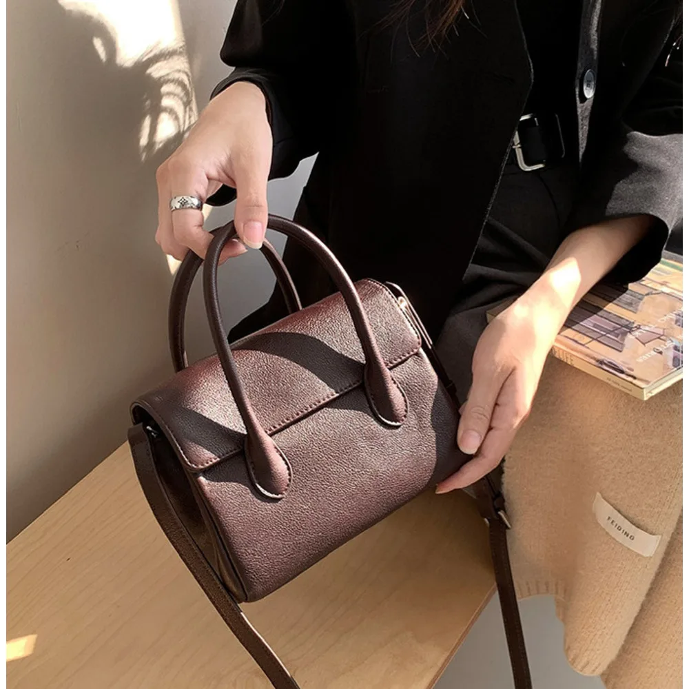 Top layer vegetable tanned cowhide mailman 2024 new vintage handbag shoulder leather small women's crossbody bag_voghion.com
