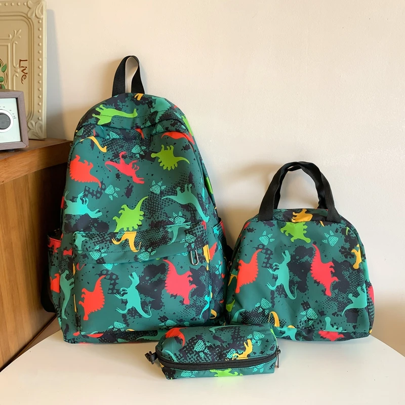 Рисунок 3 - Школьные ранцы для девочек и мальчиков