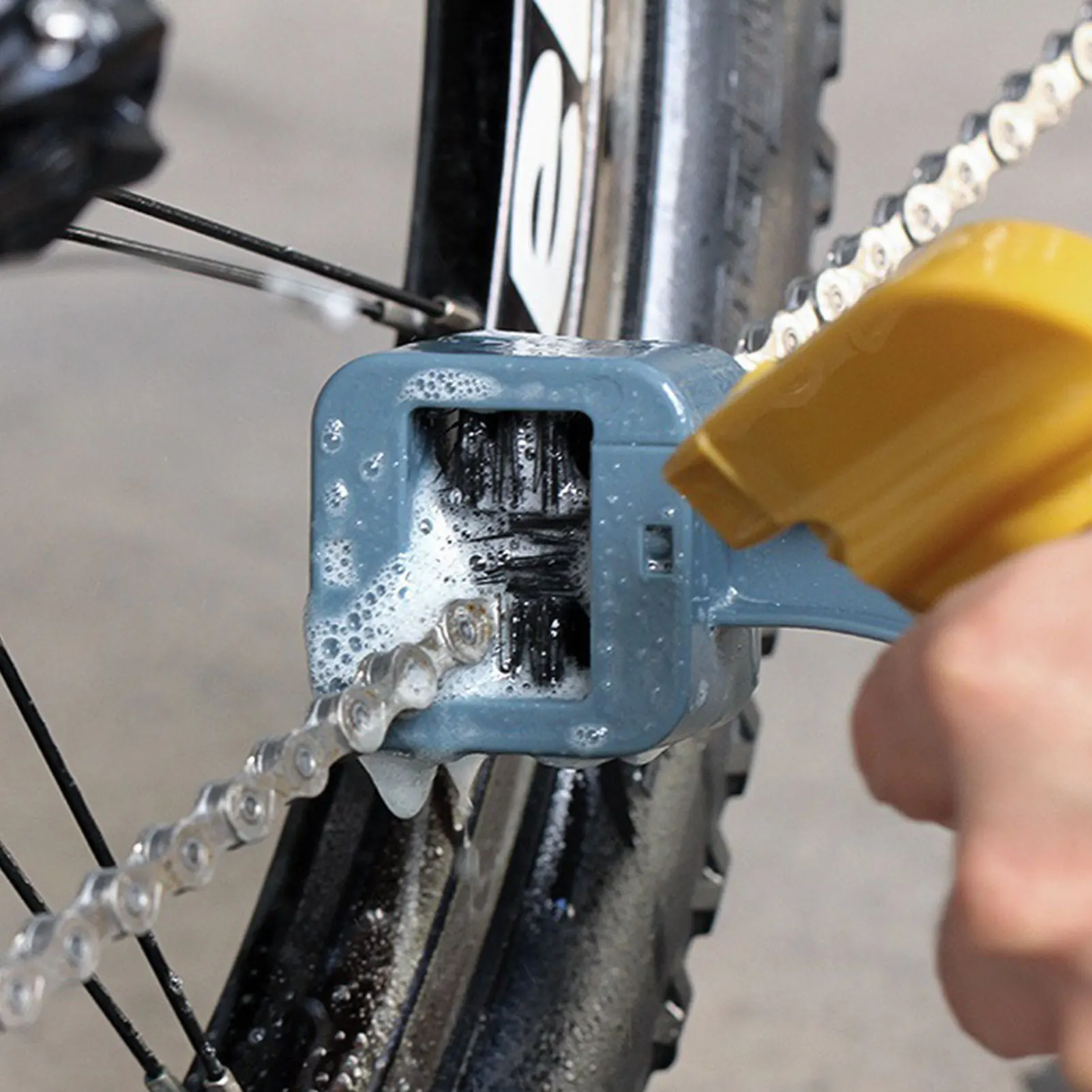 1pcs Plastic Motorcycle Bicycle Chain Clean Brush Gear Grunge Brush MTB Bike Machine Washer