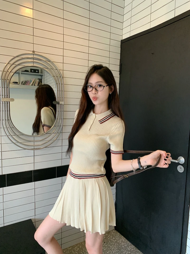 Autumn Knitted Two-piece Skirt Set Women Turn-down Collar Short Sleeve Top Pleated Mini Skirt Korean Fashion Knitting Outfits