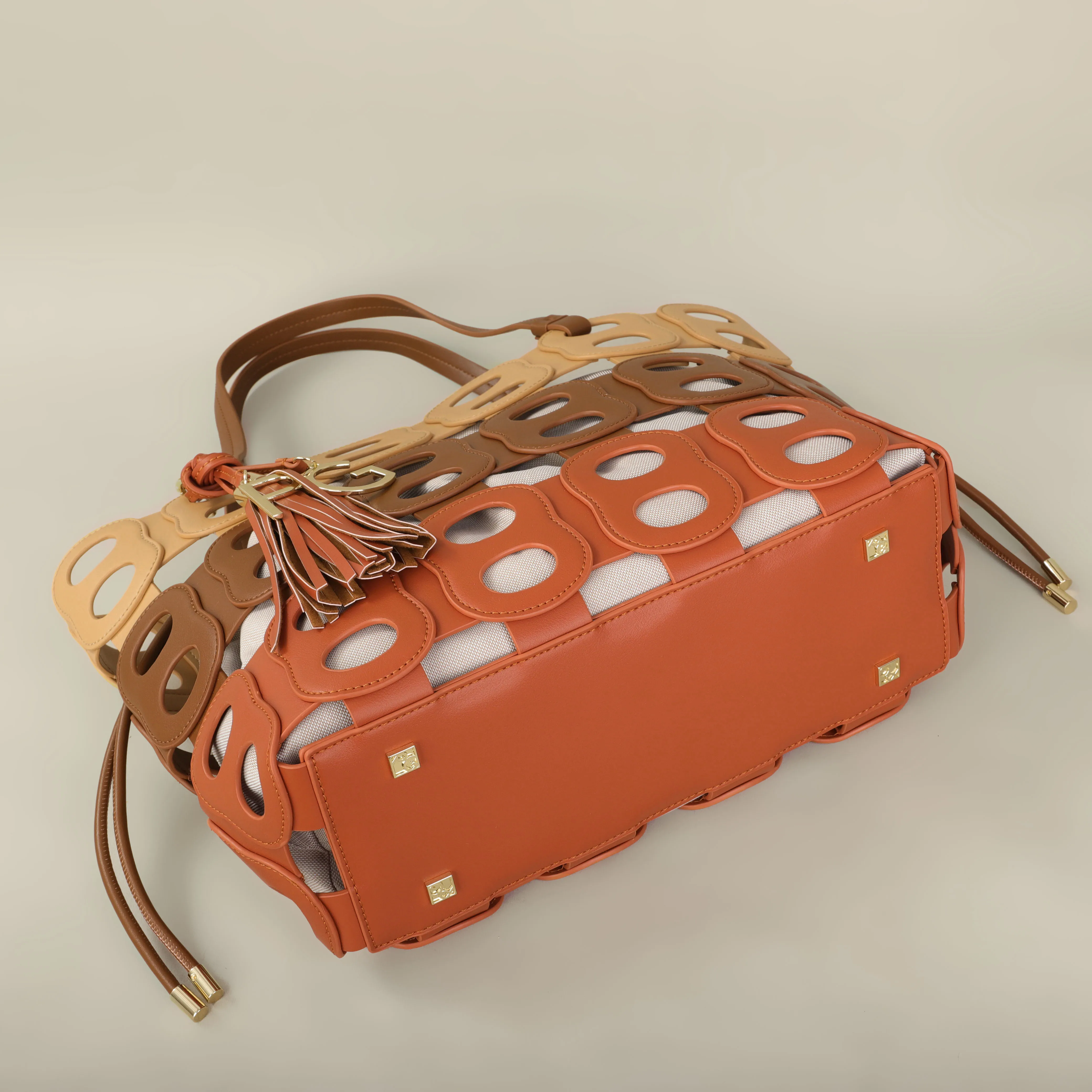 Shoulder strap display