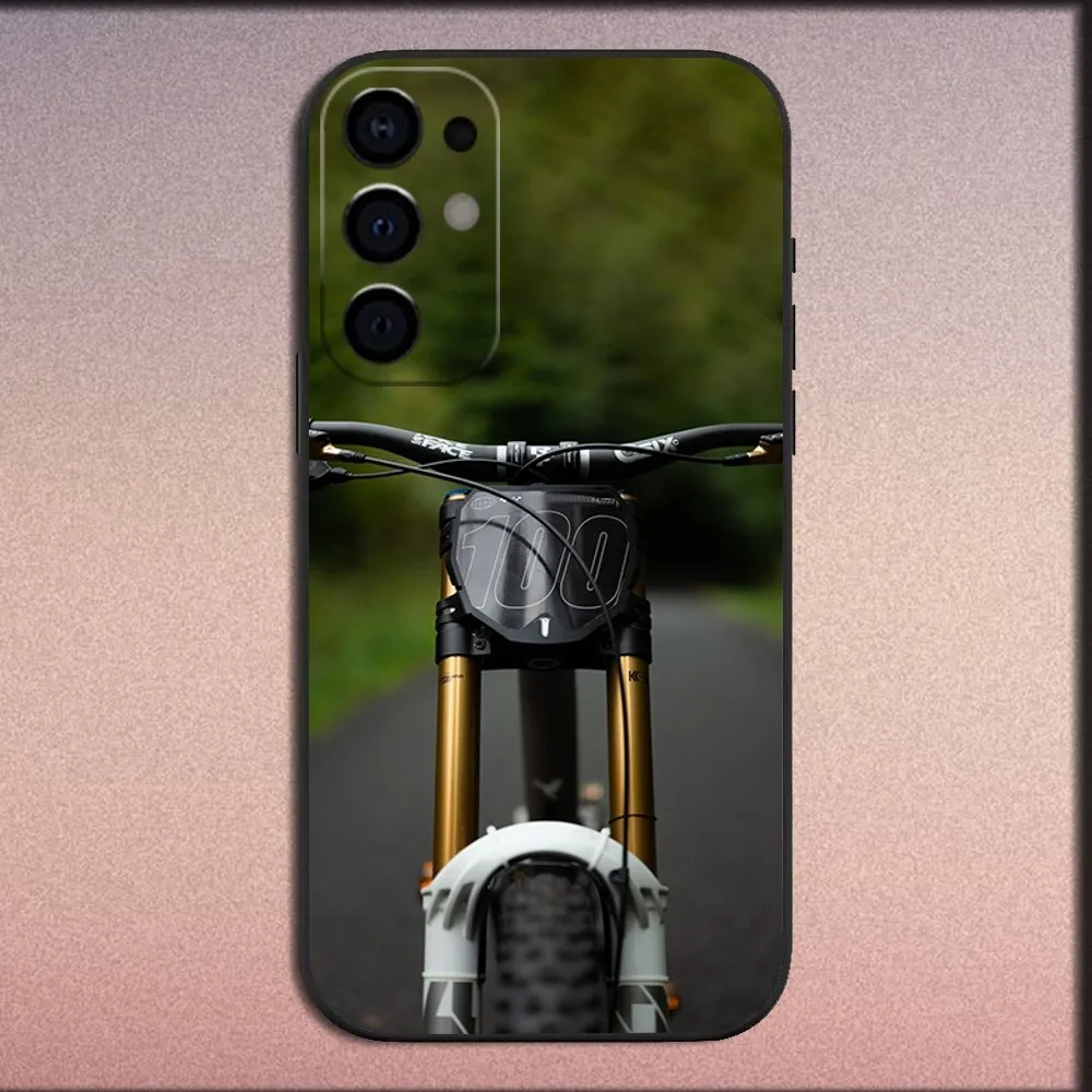 Enhanced Outdoor MTB Bike Phone Case - Durable Black Cover