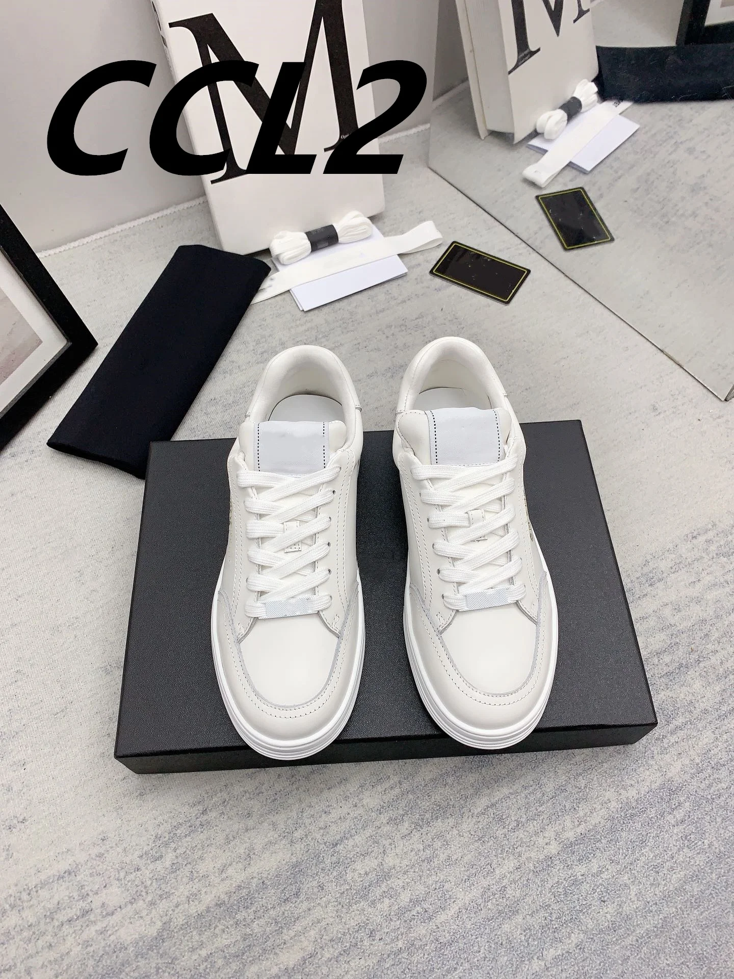 

24 years spring and summer fashion casual shoes, women's board shoes, calfskin fabric, sheepskin lining, Tpu outsole, size 35-40