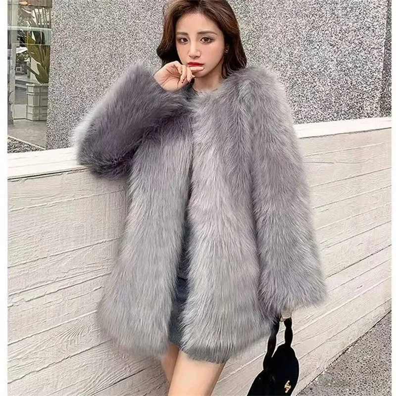 Medium To Long V-neck Minimalist High-end Imitation Fox Fur Grass Coat For Women, 2025 Autumn And Winter Toka Fur Coat