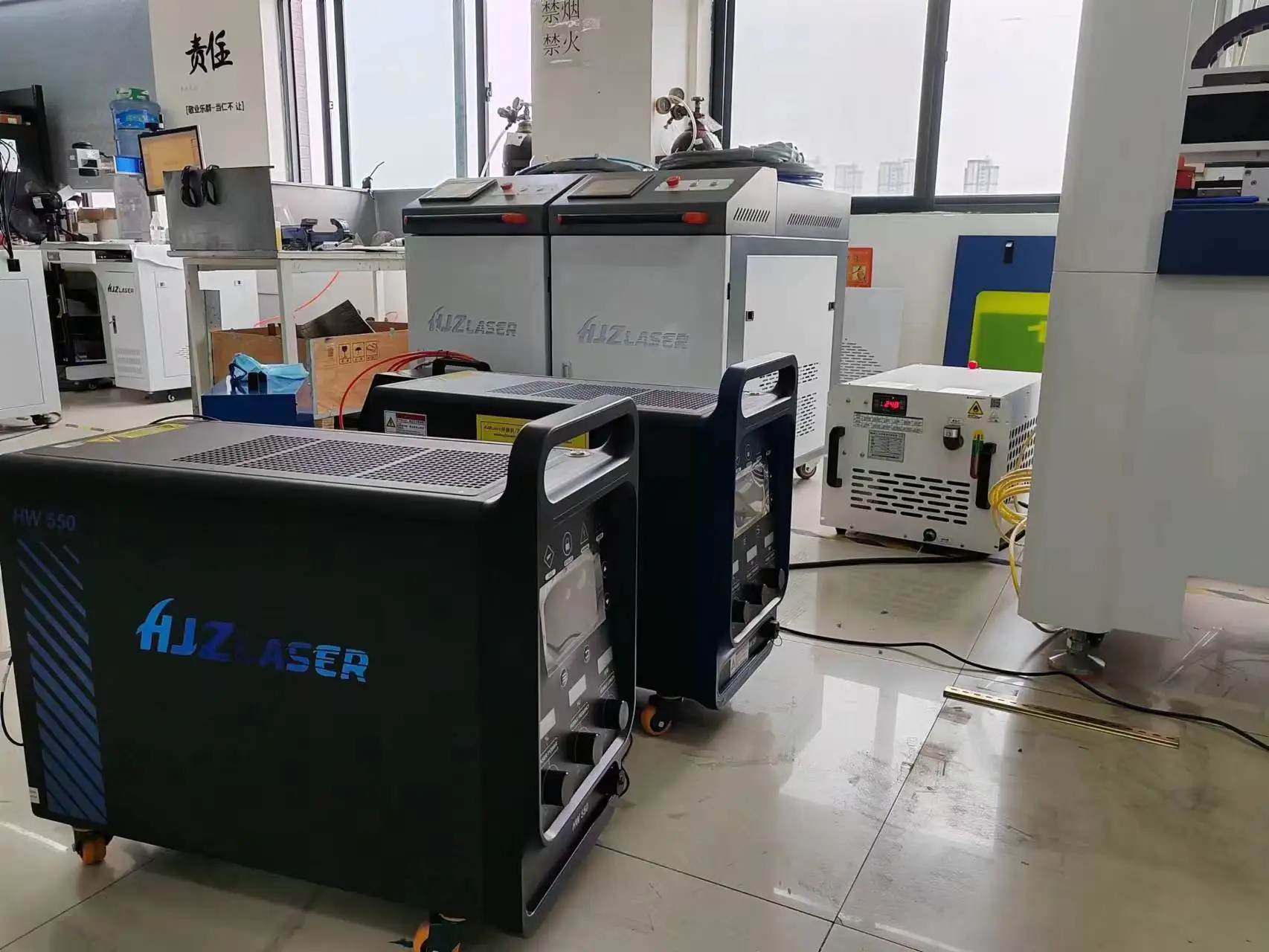 Metal Handheld Laser Welder Steel Brass Aluminum 4 in 1 Fiber Laser Welding Machine Price 5