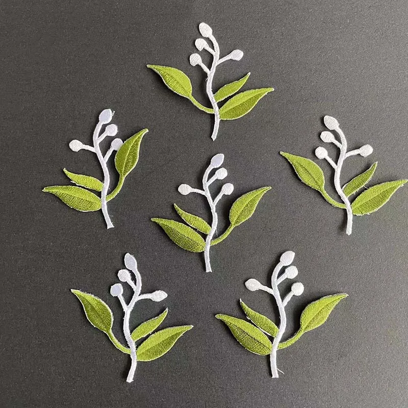 10pc/5.5*5,5 cm weiße Stoff blumen mit grünen Blättern Applique Patch Thermo kollant Stickerei Eisen auf Patches für Kleidung, Hemd – Detail 7