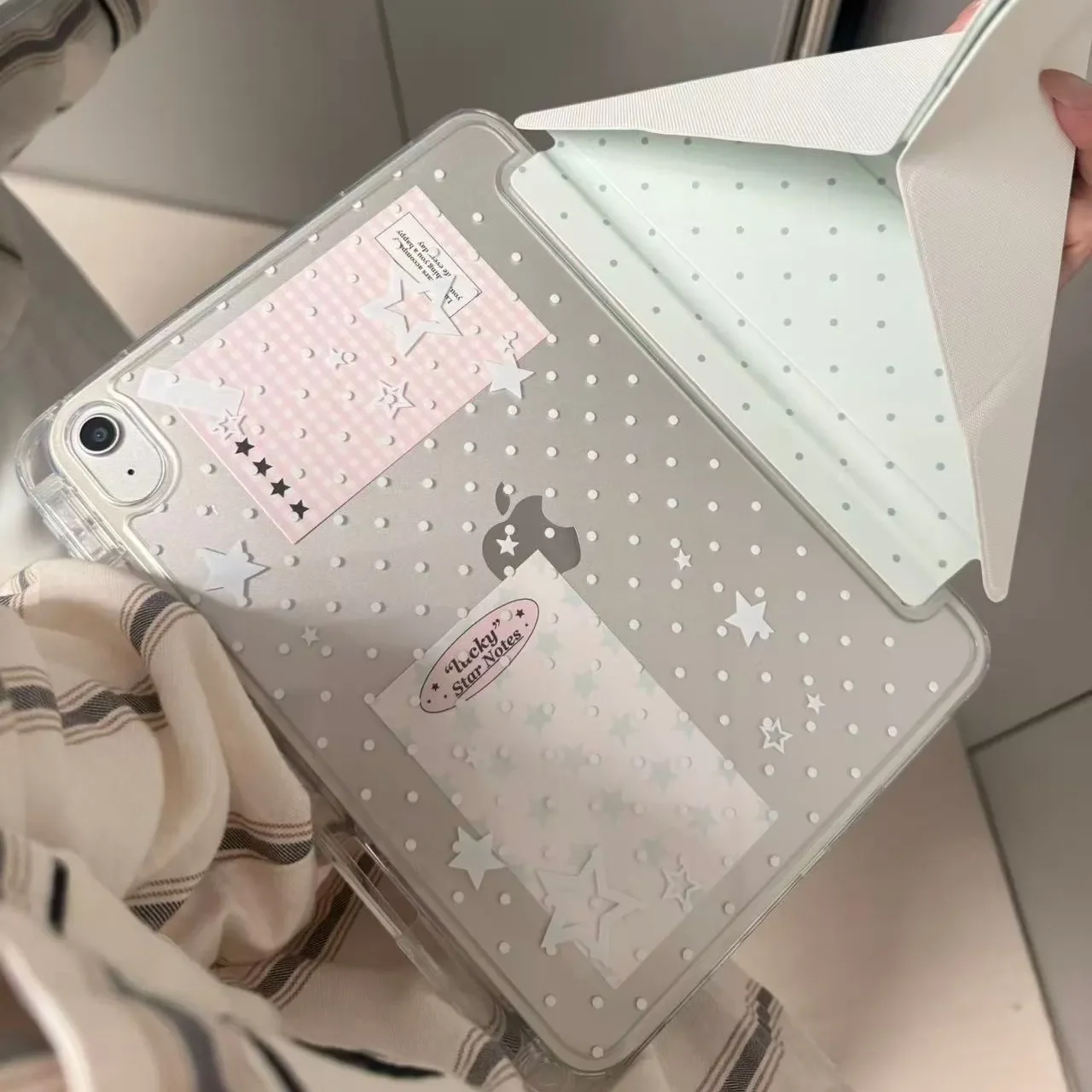 Korean Ins Green Fresh Wave Point Exquisite Versatile Y-Fold Tri-Fold Cover