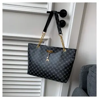 حقيبة توت كبيرة بتصميم فاخر 9