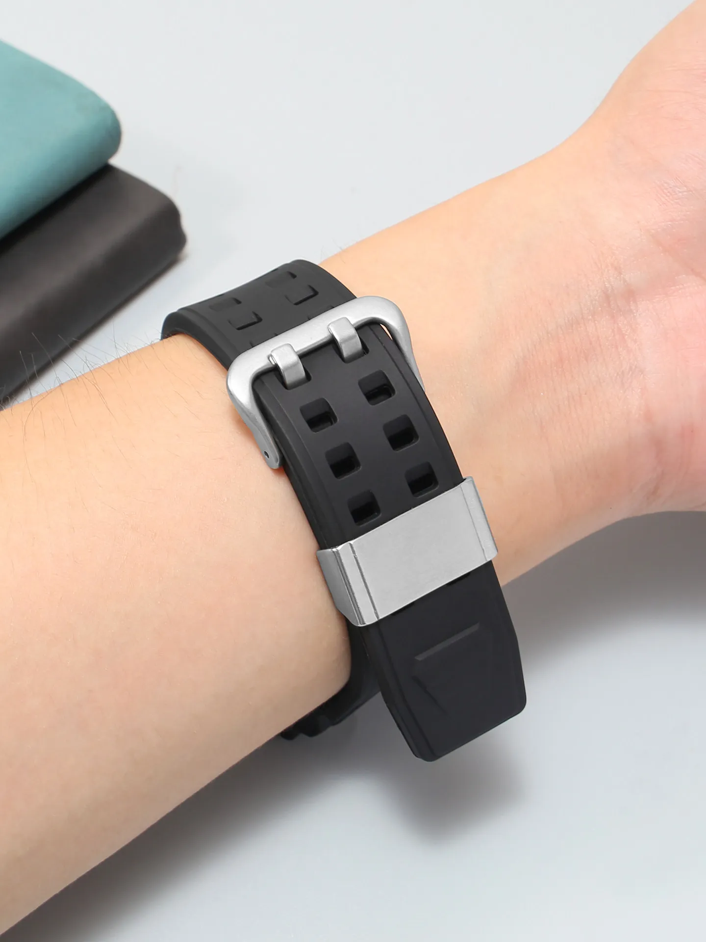Silicone Sports Waterproof Watch Strap with Notch Design