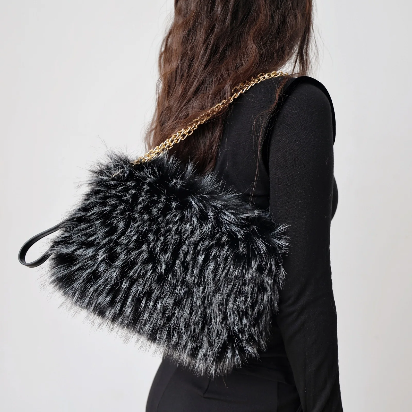 Women Chain Square Bag Casual Faux Fur Tote Bag Versatile Fuzzy Crossbody Bag Soft Cute Fall Winter Female Purse