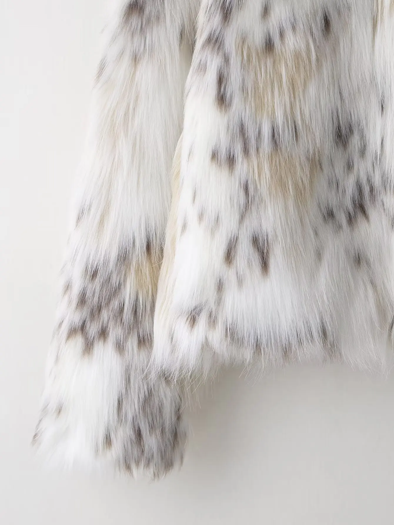 Women Faux Fur Leopard Print Short Jacket Coat Female High Neck Long Sleeve Warm Elegant Chic Coat Autumn Winter Casual Outerwea