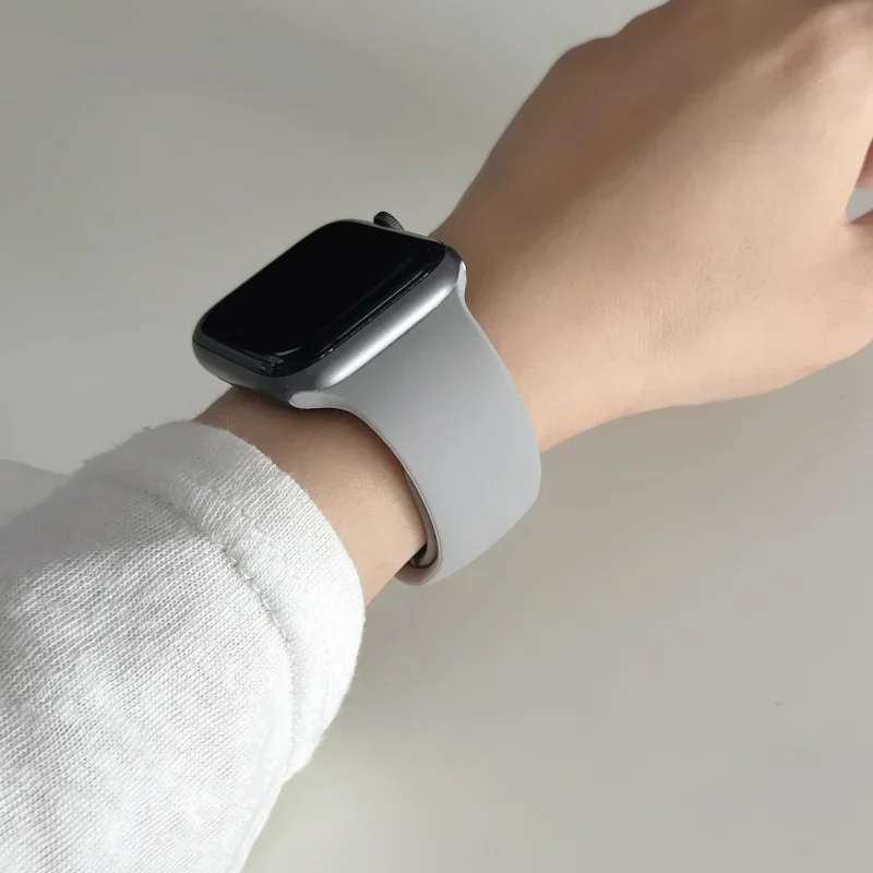 Premium Silicone Sports Band for Smartwatches - Versatile Size Options