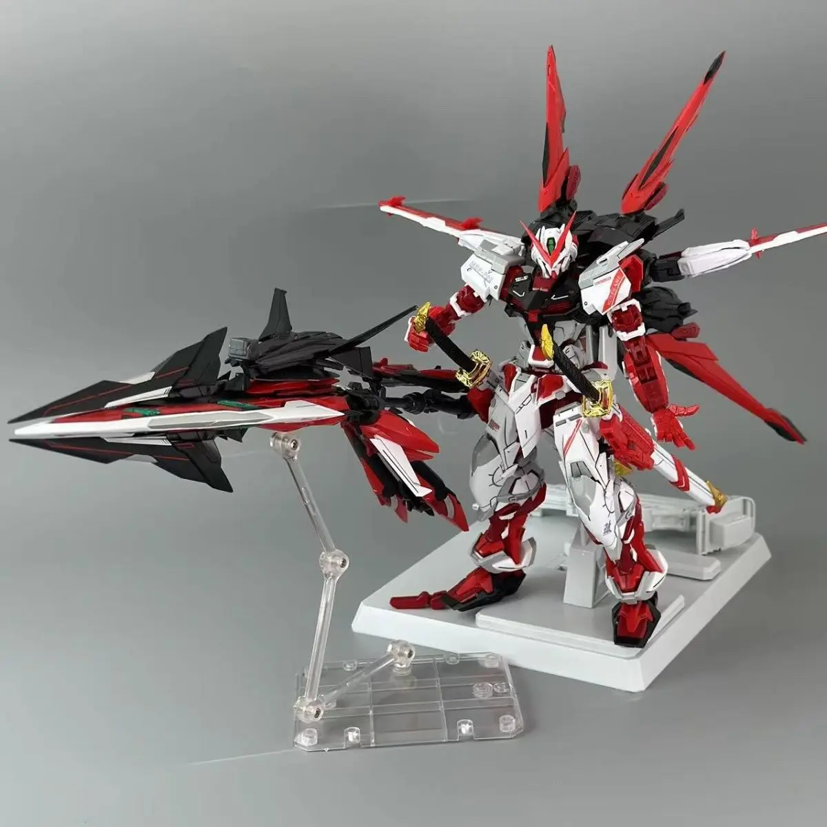 

Dabann 8812A Gunpla Mg1/100 Astray Red Frame with Flight Pack Assembly Model High Quality Collectible Robot Kits Models Kid Gift
