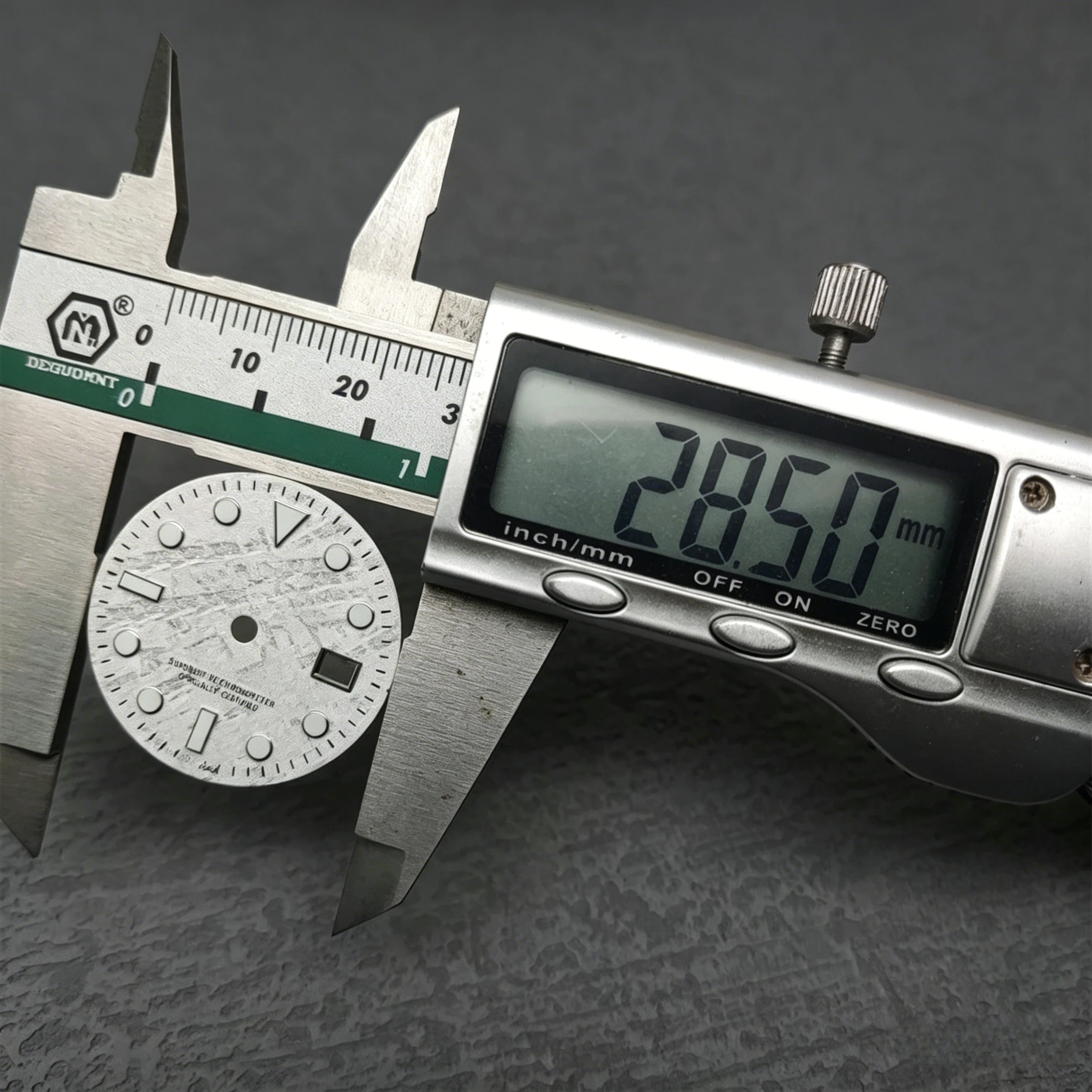 삼각대 Hilegu HL00101498 28.5mm GMT 다이얼 8215 2813 무브먼트 랜덤 패턴 블루 루미너스 시계 페이스 삼각대 액세서리