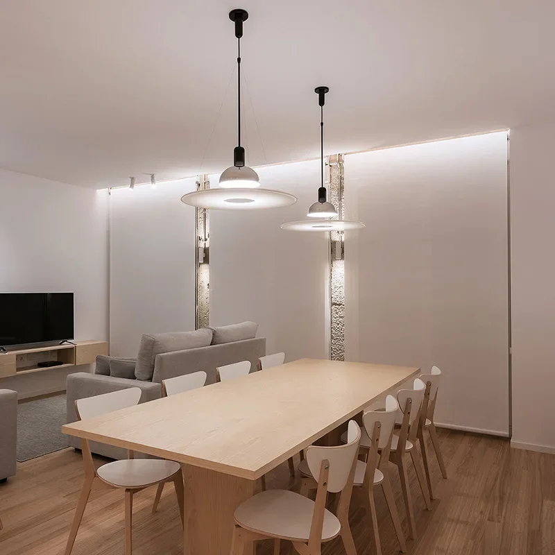 

Italian Frisbi UFO light flos restaurant light minimalist modern study round dining table minimalist designer chandelier
