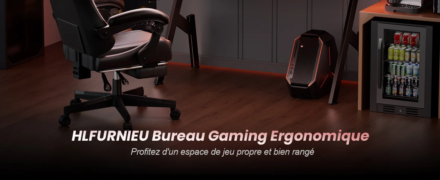 au design ergonomique, présentée dans un environnement de bureau à domicile avec du parquet. Un mini-réfrigérateur et un sac à dos sont visibles en arrière-plan