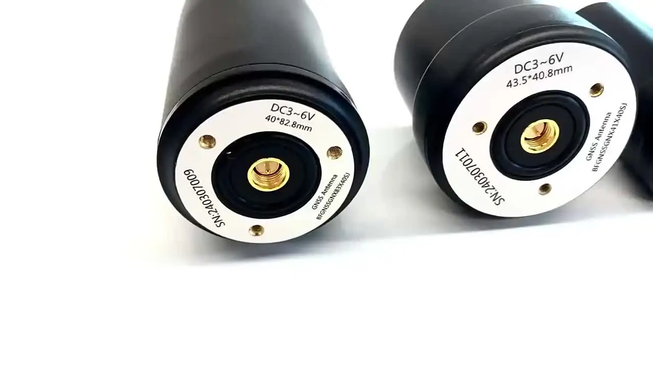 LVYXON GNSS Antenne L1/L2/L5 - ±2,5cm Genauigkeit IP67 Wasserdicht