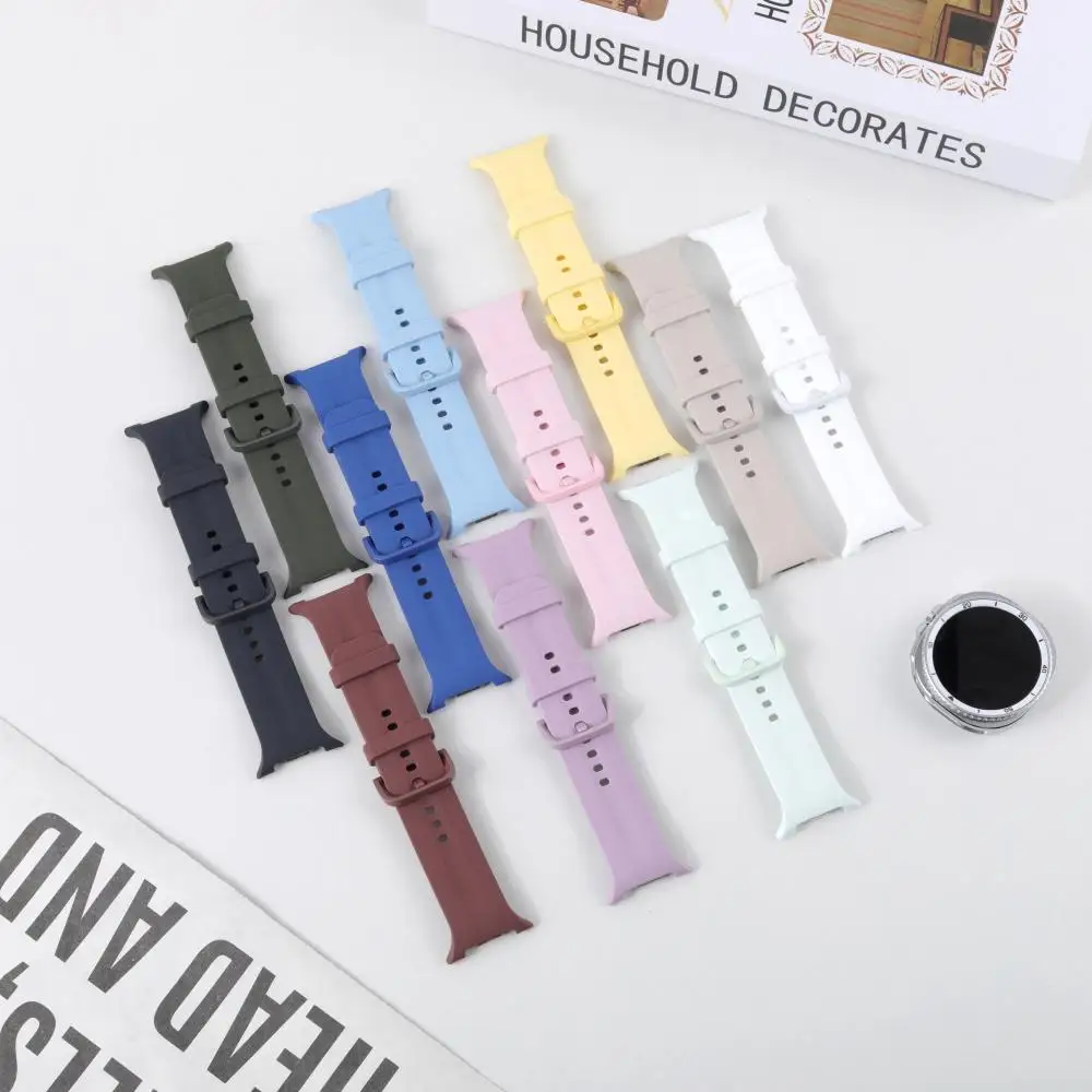 Premium Silicone Sport Band for Smartwatches - Comfortable and Durable Strap Bracelet