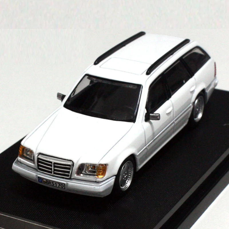 

Diecast Alloy 1:64 Scale S124 Station Wagon Cars Model Adult Toys Nostalgia Classics Ornaments Souvenir Gifts Static Display