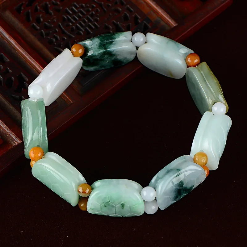 

Женский браслет из бисера из Мьянмы