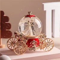 Christmas Snow Dream Couple Carriage Crystal Ball Music Box Music Box Girls Wedding Birthday Gift for Child Home Decor 1